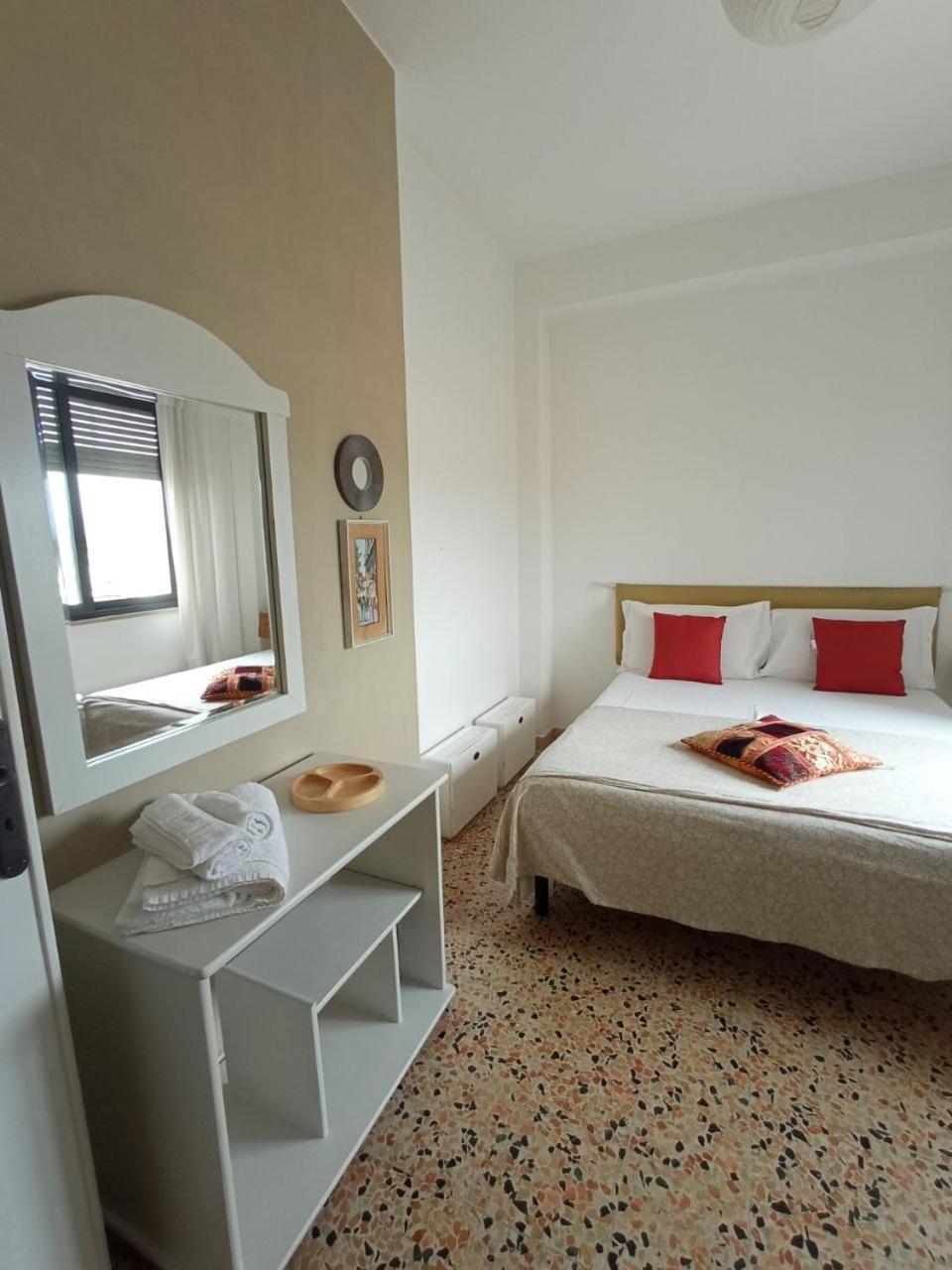 Отель Myhouse Ольбия Экстерьер фото